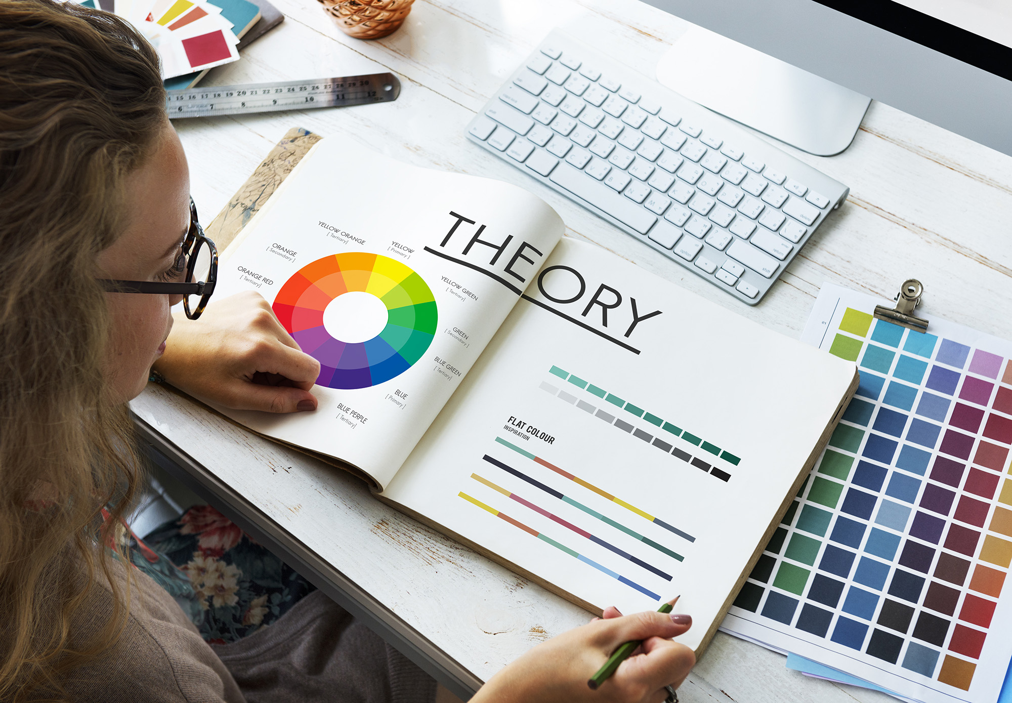 Mastering Color Theory in Graphic Design: Top Tips for Success